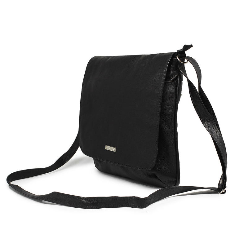 Bolsa feminina de couro preta Luiza