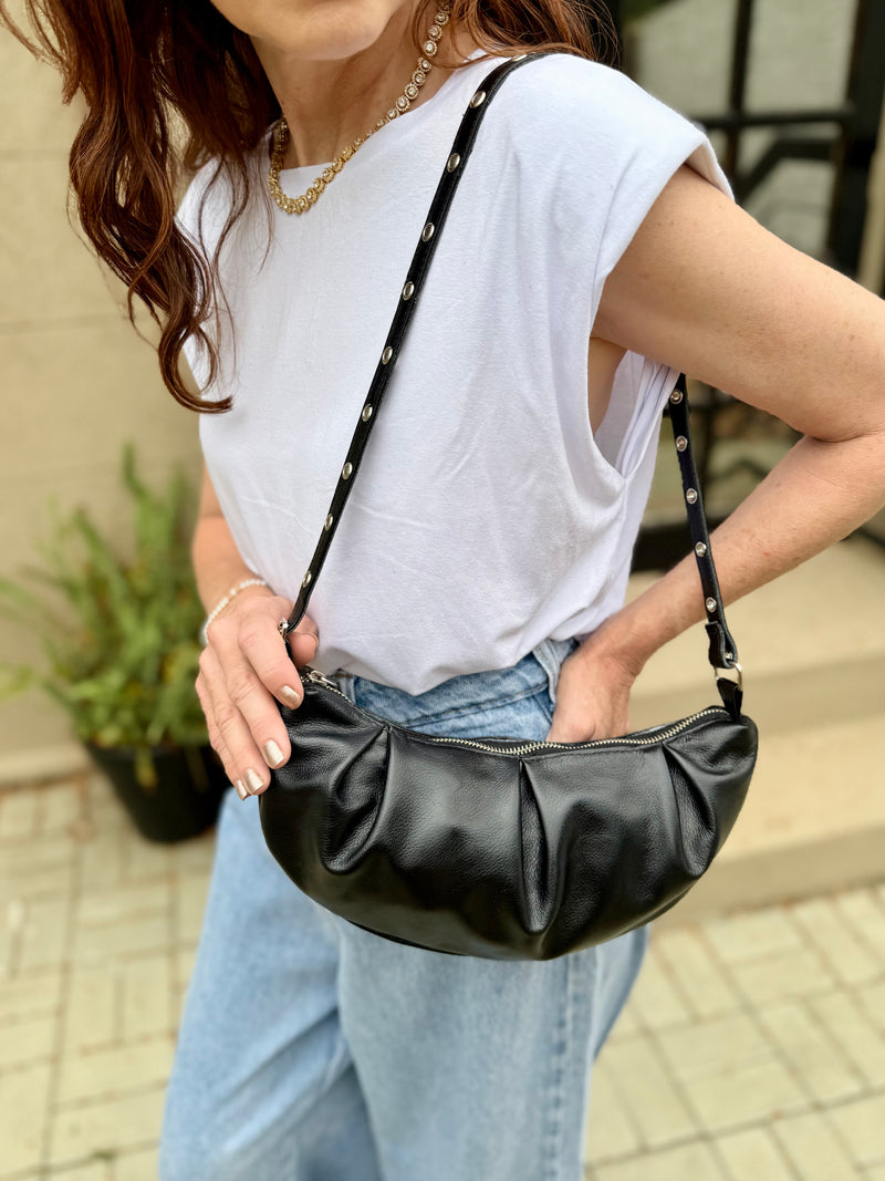 Bolsa feminina de couro preta Vitória