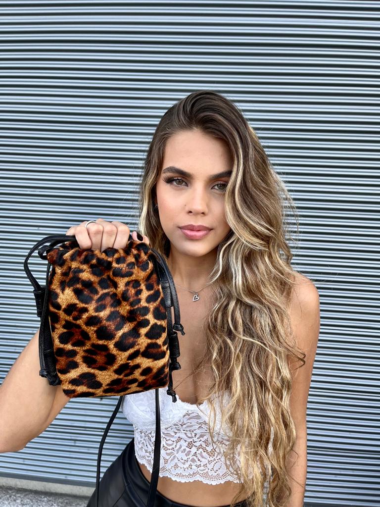 Bag Phone feminina de couro Simone