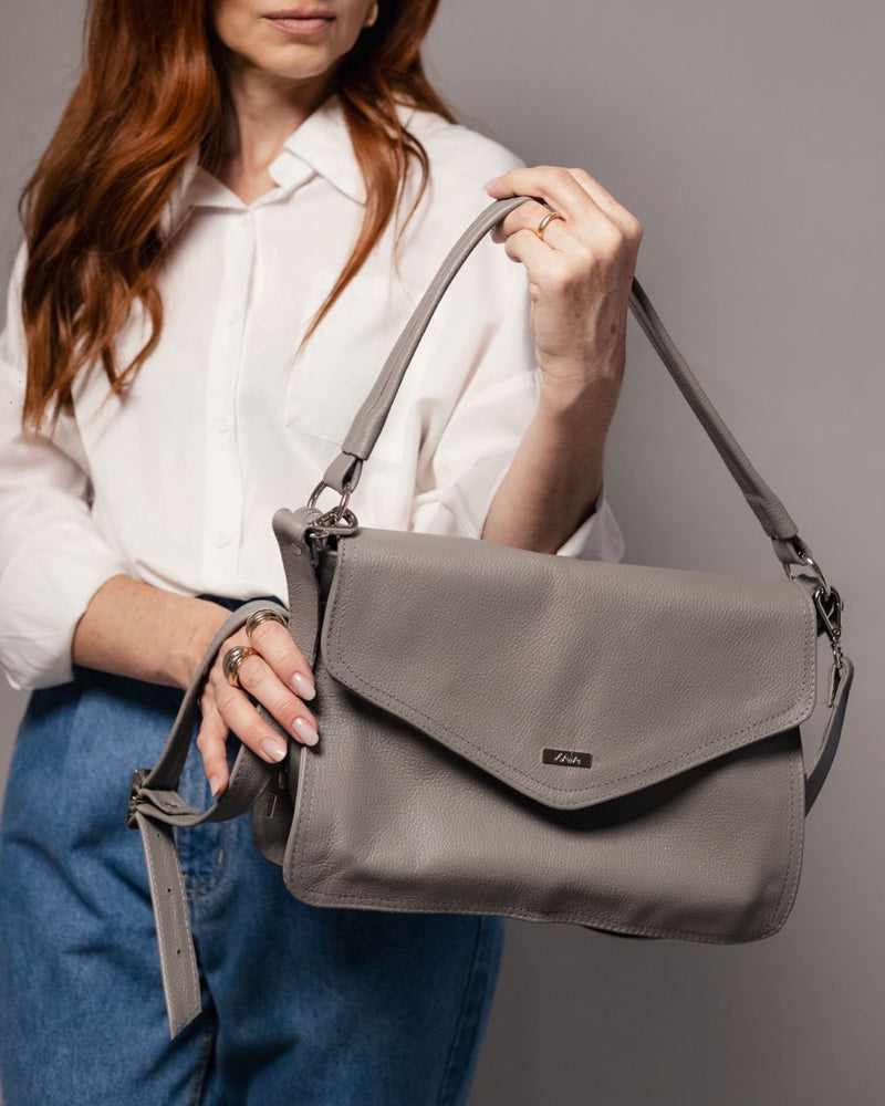 Bolsa feminina de ombro e transversal média de couro grafite Cloe