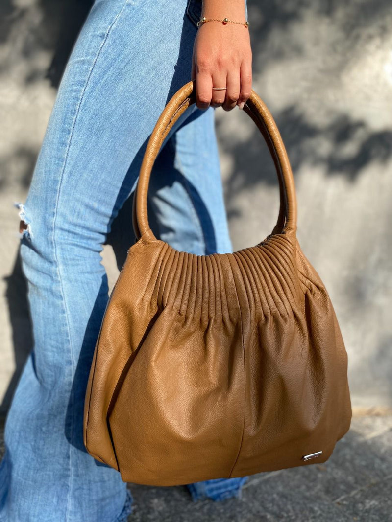 Bolsa saco de couro feminina caramelo Manuela