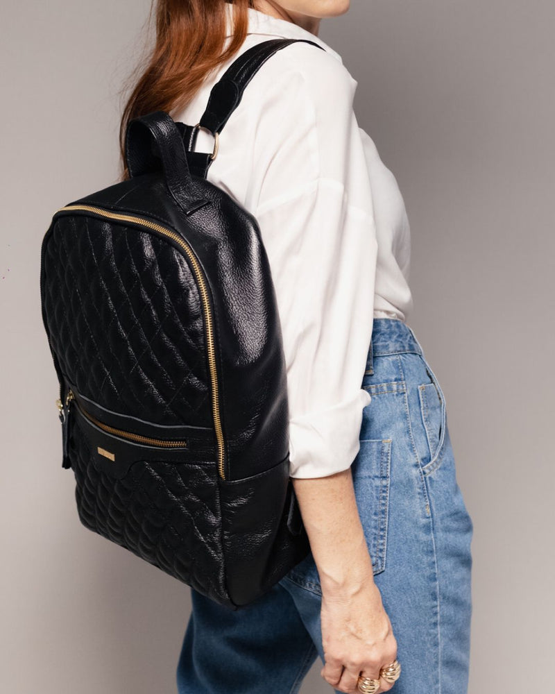 Mochila feminina grande couro preta Michelle